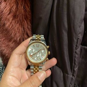 Comes with original box!